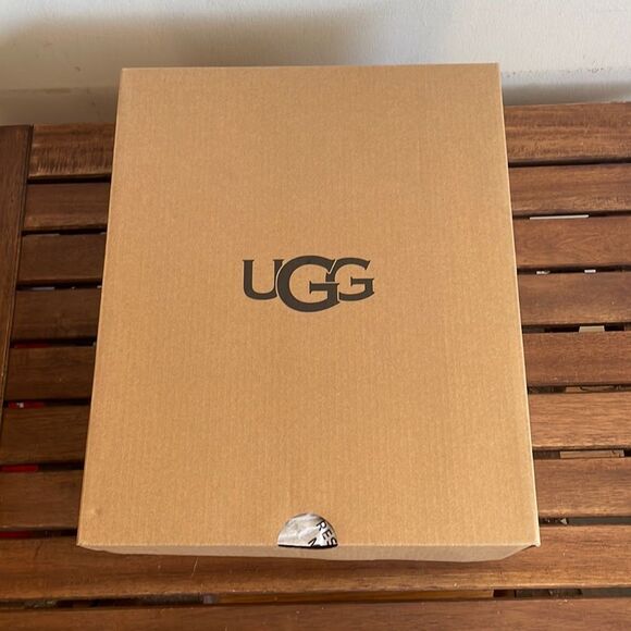 UGG Classic Ultra Mini Forest Night Women Size 6 - Picture 13 of 15